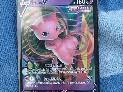 Mew V 113/264 Fusion Strike Ultra Rare Pokemon Trading Card