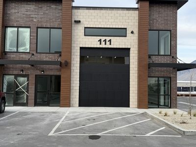 COMERCIAL BUILDING