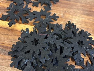 Felt snowflakes read description
