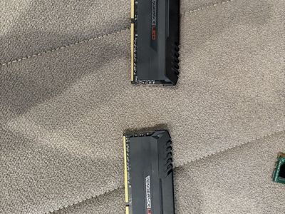 Corsair vengeance LED 16gb (2x8gb) DDR4-2666 RAM - RED LED