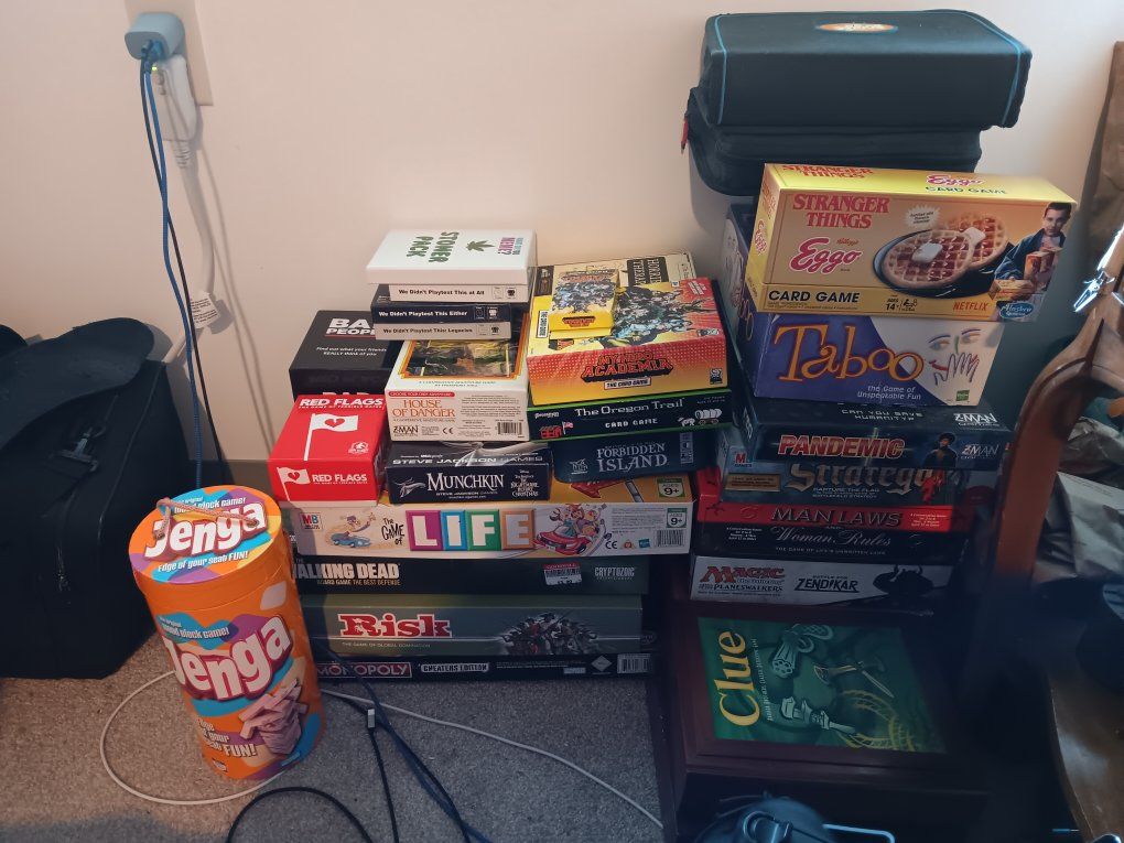 Board Game Bundle: Jenga, Taboo, Monopoly, Risk, Pandemic, Clue, Life, Munchkin & More! Used Lot