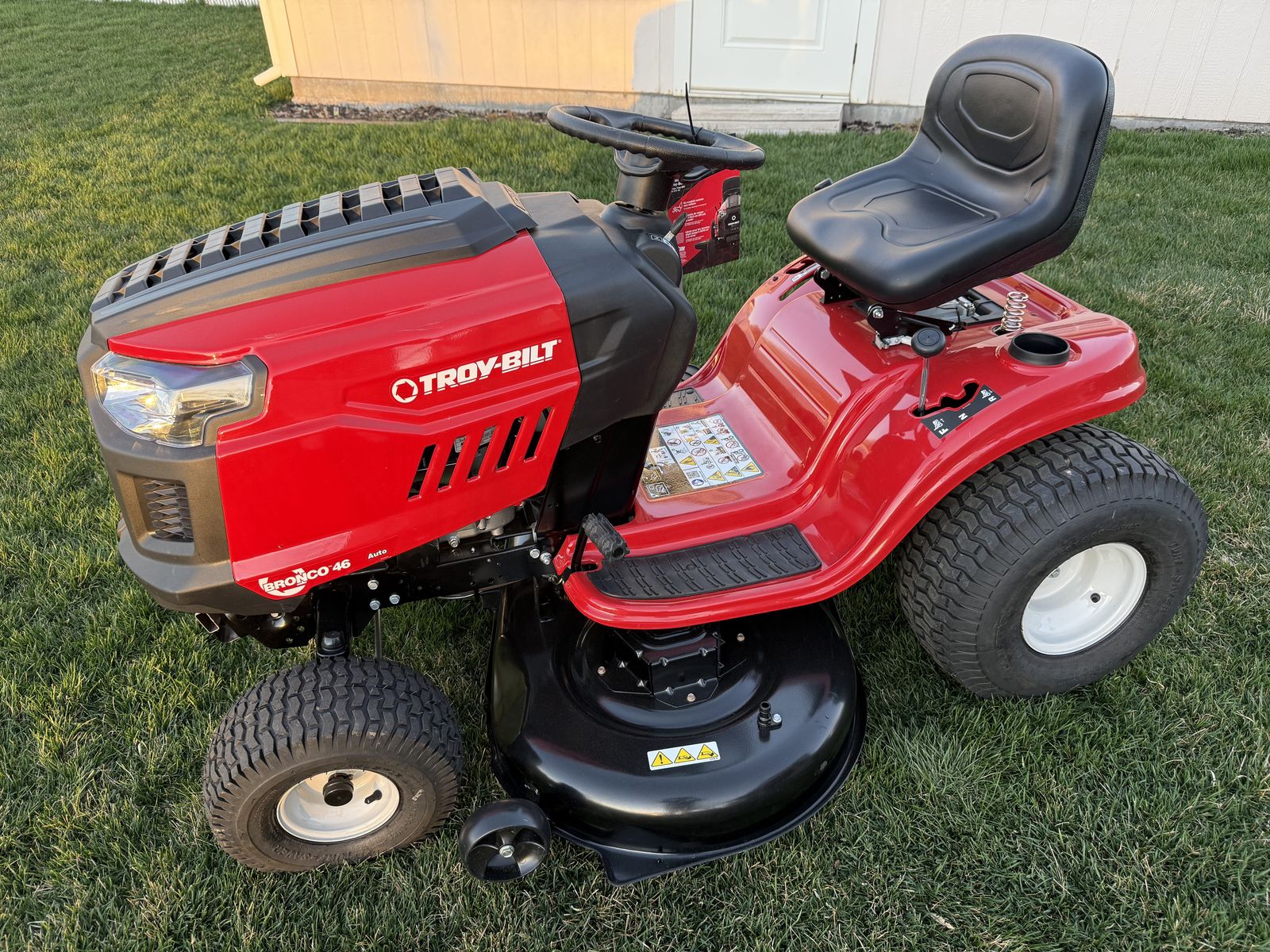 BRAND NEW! Troy Bilt Bronco 46" Riding Lawn Mower