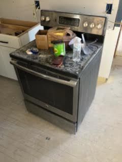 I'M SELLING A STOVE