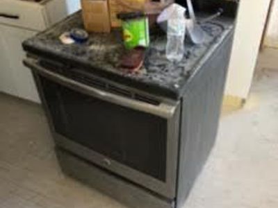 I'M SELLING A STOVE