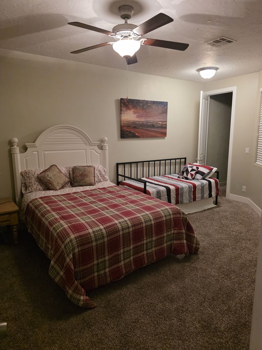 Room for Rent in Washington: En-Suite Bath, All Utilities + Wi-Fi Included
