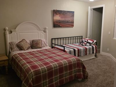 Room for Rent in Washington: En-Suite Bath, All Utilities + Wi-Fi Included