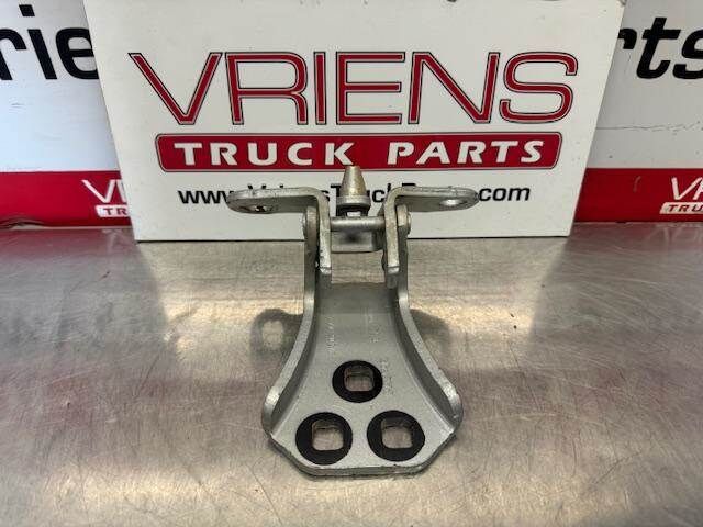 Kenworth T680 Door Hinge