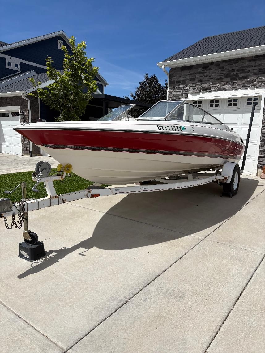 1997  Bayliner  2050 ss    with trailer