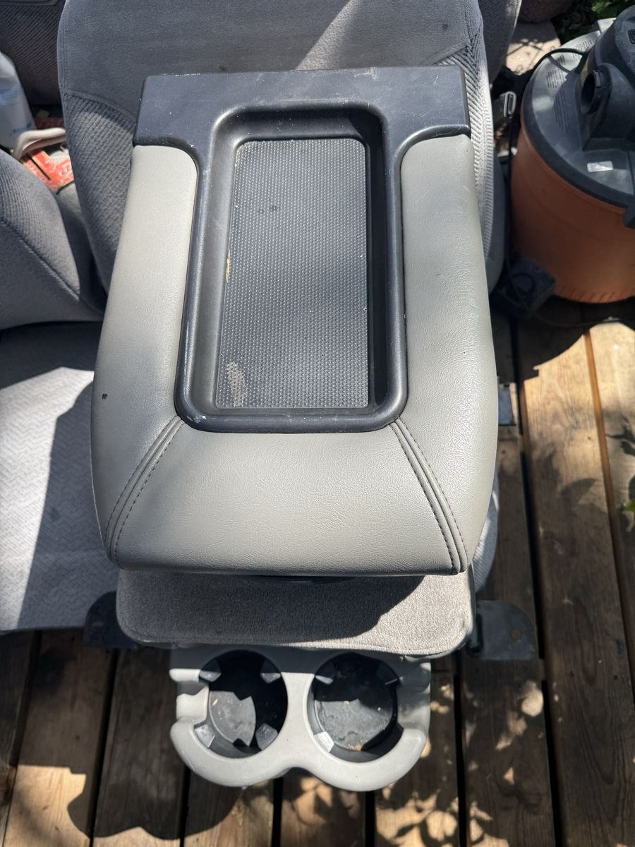 CHEVROLET SILVERADO OR GMC SIERRA JUMP SEAT 1999-2007
