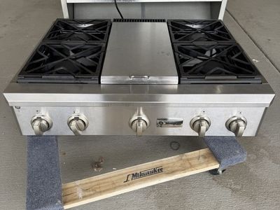 GE Monogram 36" Professional Gas Rangetop with 4 Burners and a Griddle