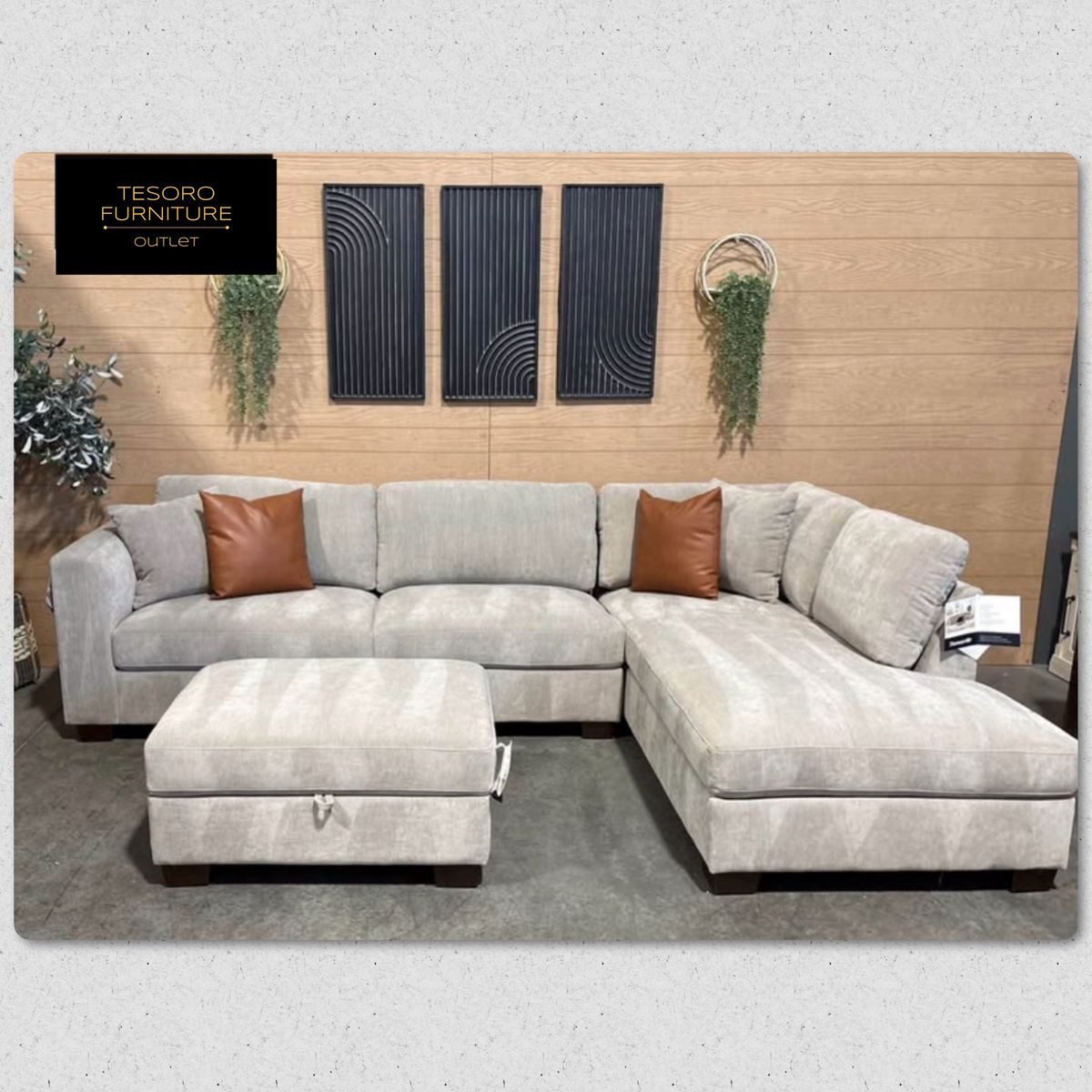 THOMASVILLE WALSEN SECTIONAL AND OTTOMAN