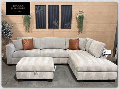 THOMASVILLE WALSEN SECTIONAL AND OTTOMAN