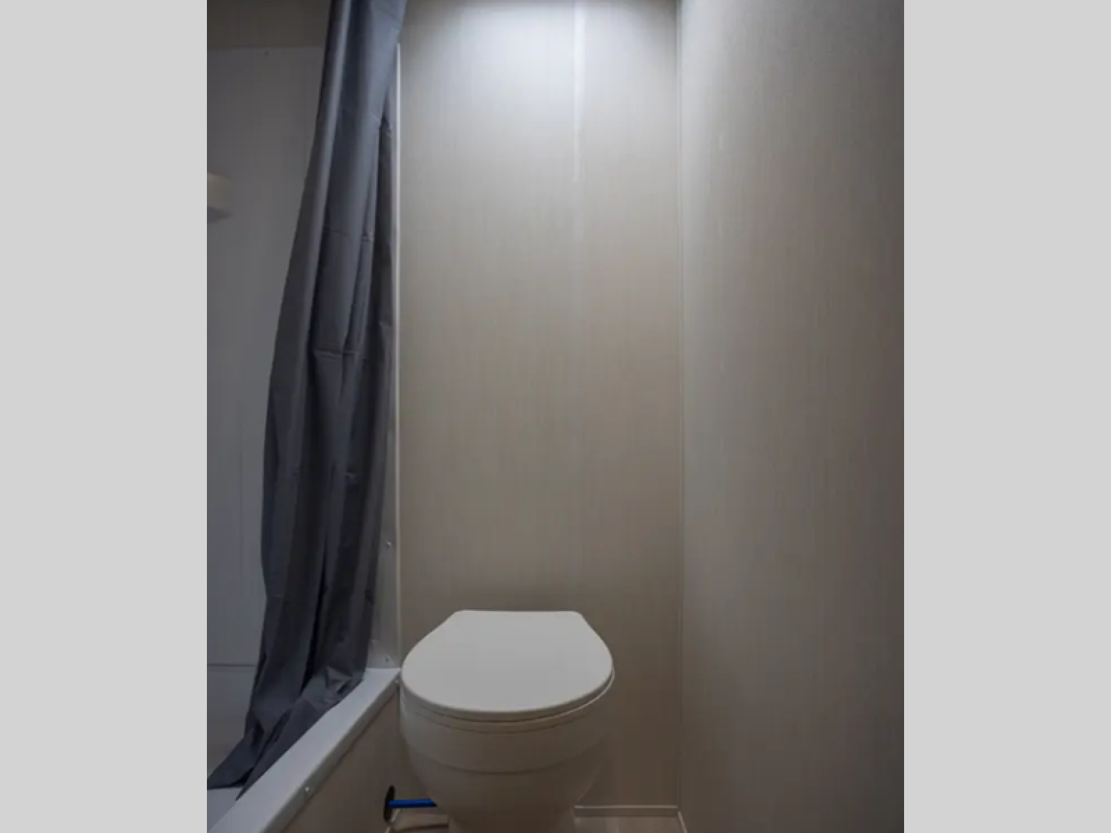 Main image 7