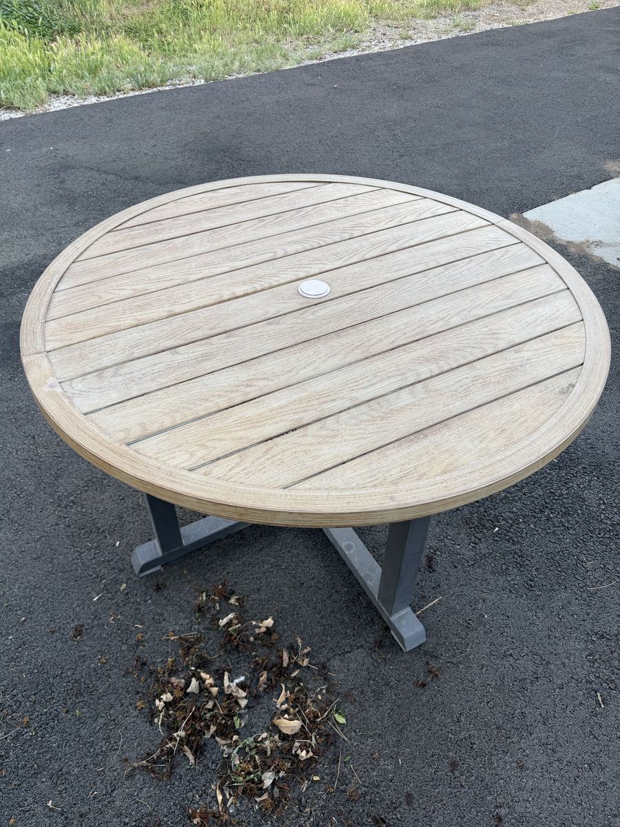 Outdoor table