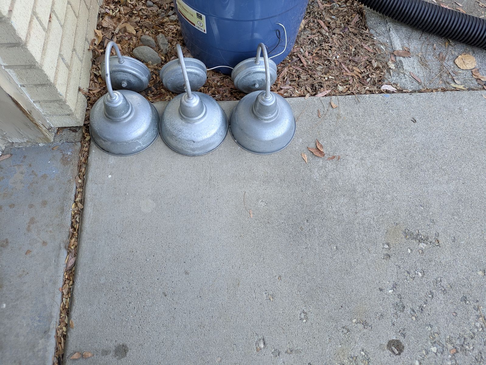 Farmhouse curved neck lights (set of 3)
