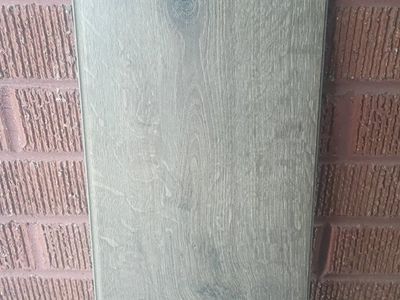hybrid laminate flooring resin core 589 ft for $1 a square foot 589$ total