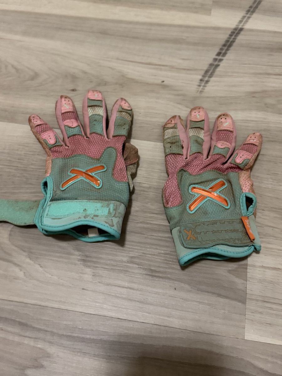 Sportz Drip Youth/Adult Pink and Teal Gloves with Wrist Support