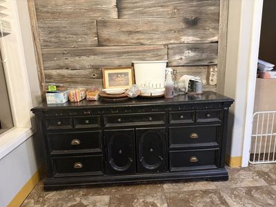 Solid wood Buffet/Sideboard Style/Farmhouse Style