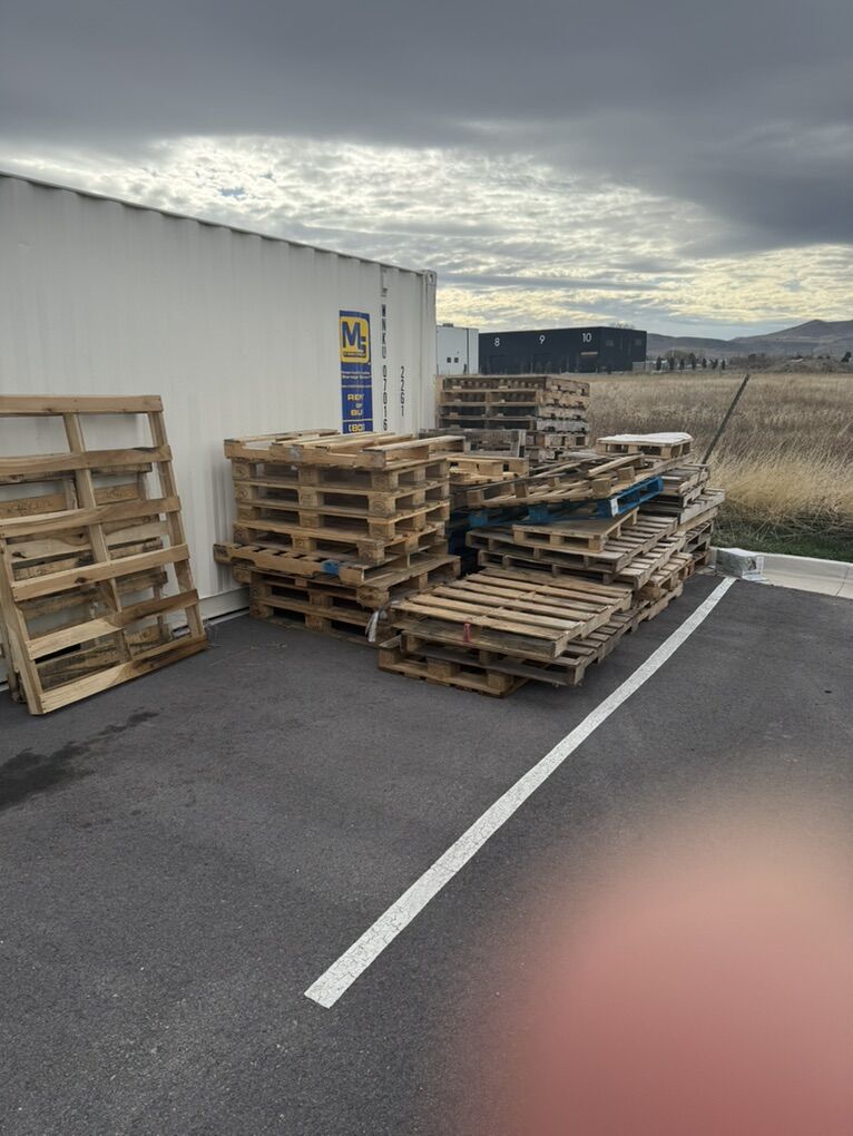 Free Pallets