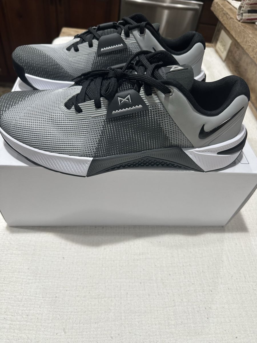 Nike Metcon 10 (size 11)