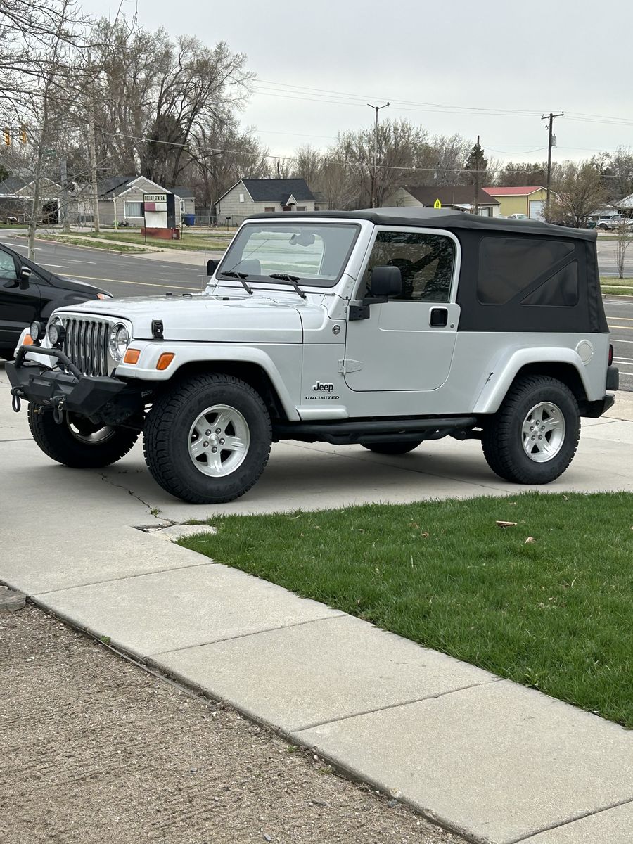 Soft top for jeep