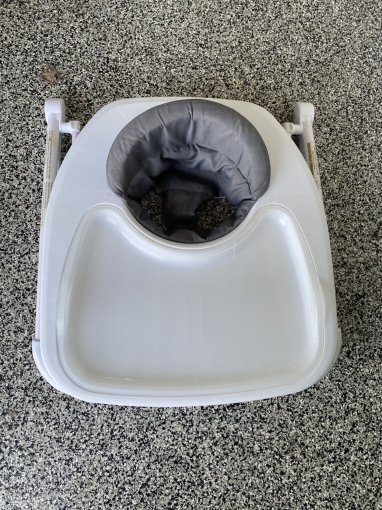 Joovy Spoon Baby Walker Activity Center -gray