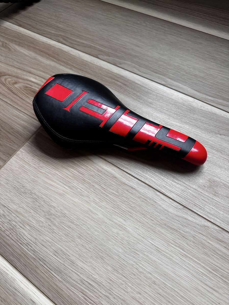 Deity speed trap saddle
