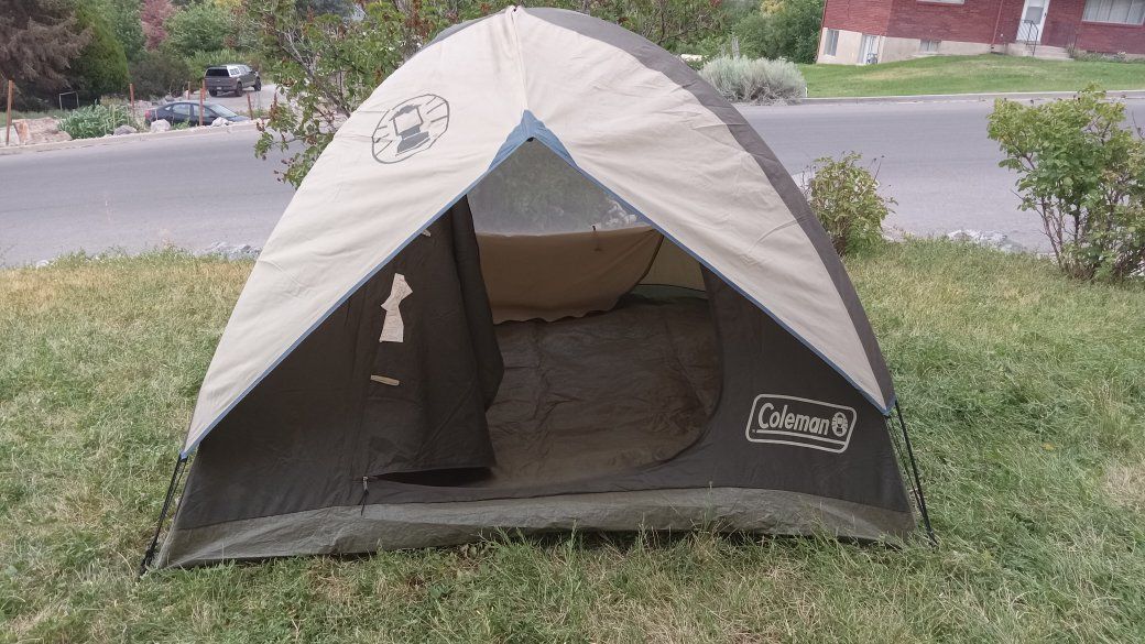Coleman Sundome 3-Person Camping Tent (7x7 ft)