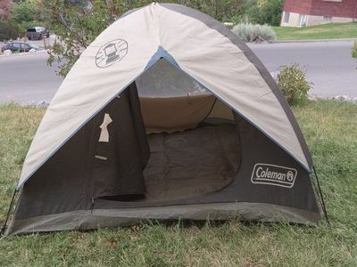 Coleman Sundome 3-Person Camping Tent (7x7 ft)