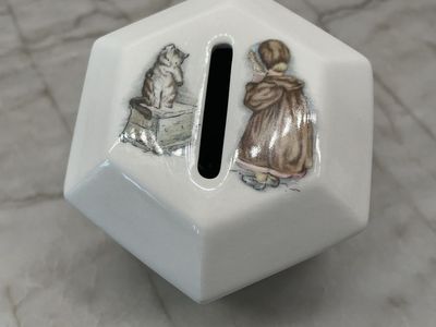 Vintage Wedgwood Beatrix Potter Mrs. Tiggy Winkle Coin Bank