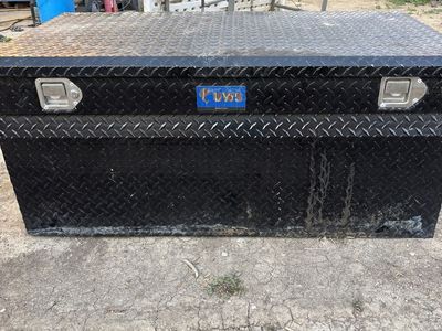 Truck bed toolbox