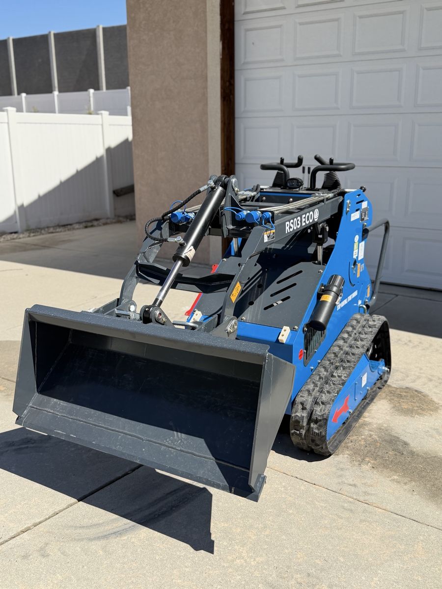 Rippa RS03 Mini Skid Steer Loader
