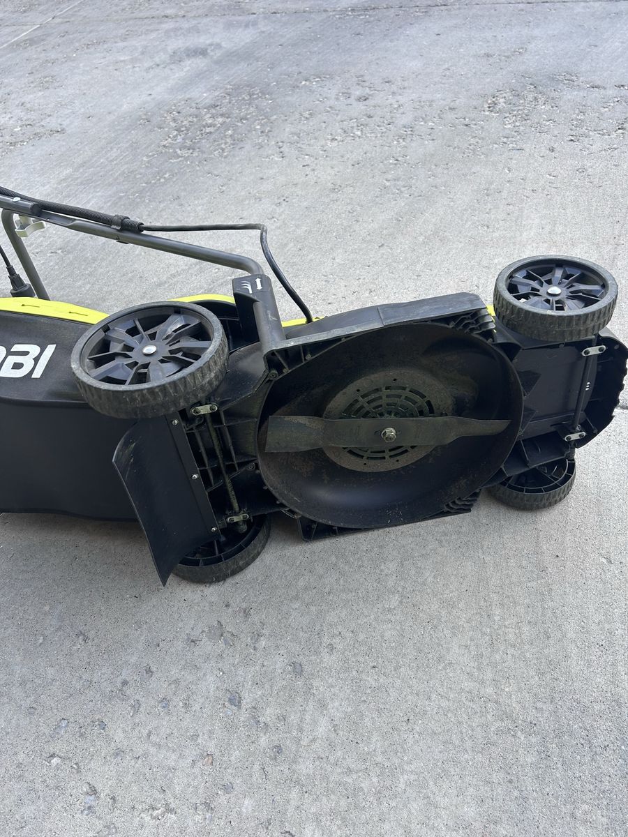 Main image 3