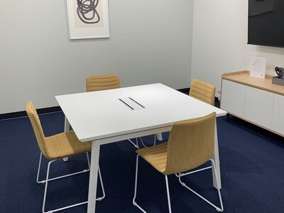 HQ powered by Regus--Need a Space? Grab a Meeting Room by the Hour!