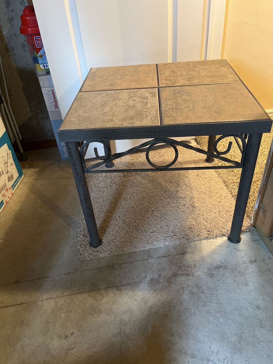 End table 21” x 24” x 24”