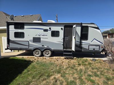 Coachman Apex Ultra-Lite 245BHS Trailer 2021