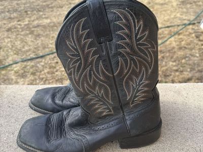 Ariat Men’s Western Wide Square Toe. Size: 11.5D