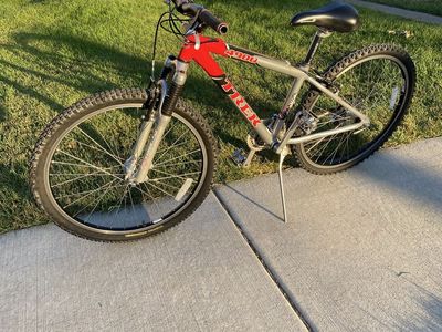 Trek 4900 youth mountain bike