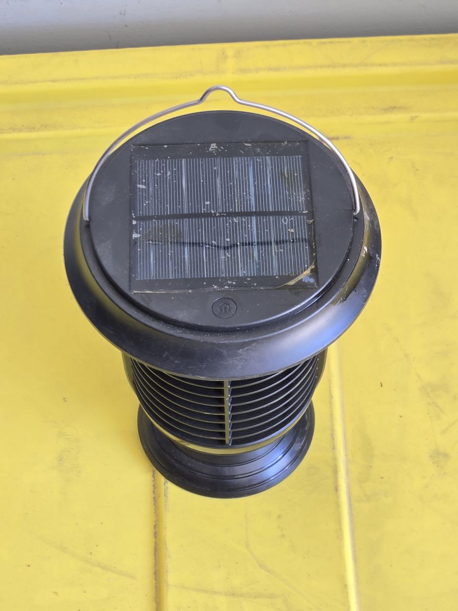 BugOUT 2-in-1 Solar Lantern & Bug Zapper