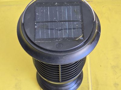 BugOUT 2-in-1 Solar Lantern & Bug Zapper