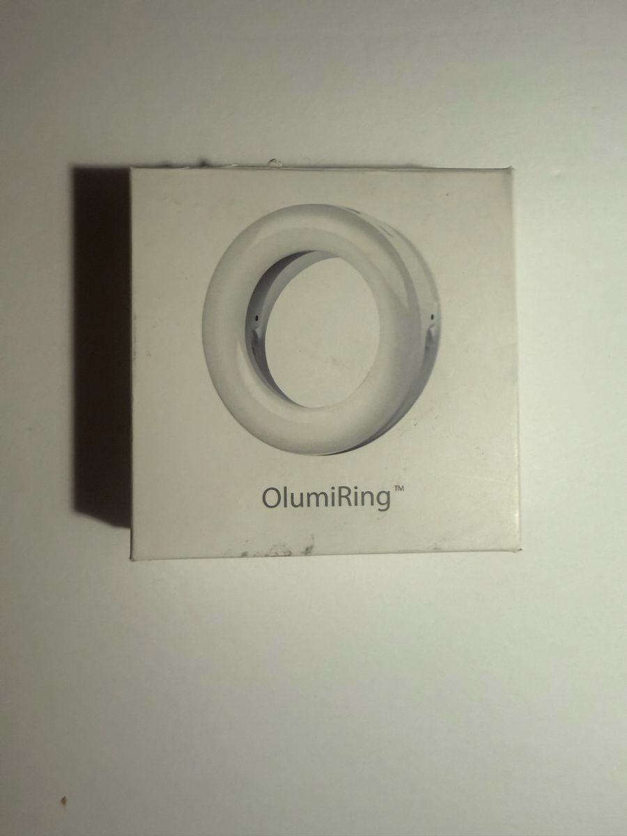 OlumiRing LED Ring Light XJ-19 Clip-On For Cell Phones Laptops Tablets White NEW