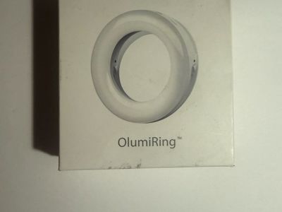 OlumiRing LED Ring Light XJ-19 Clip-On For Cell Phones Laptops Tablets White NEW