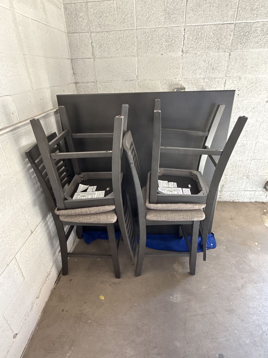 Counter Height Table and Chairs