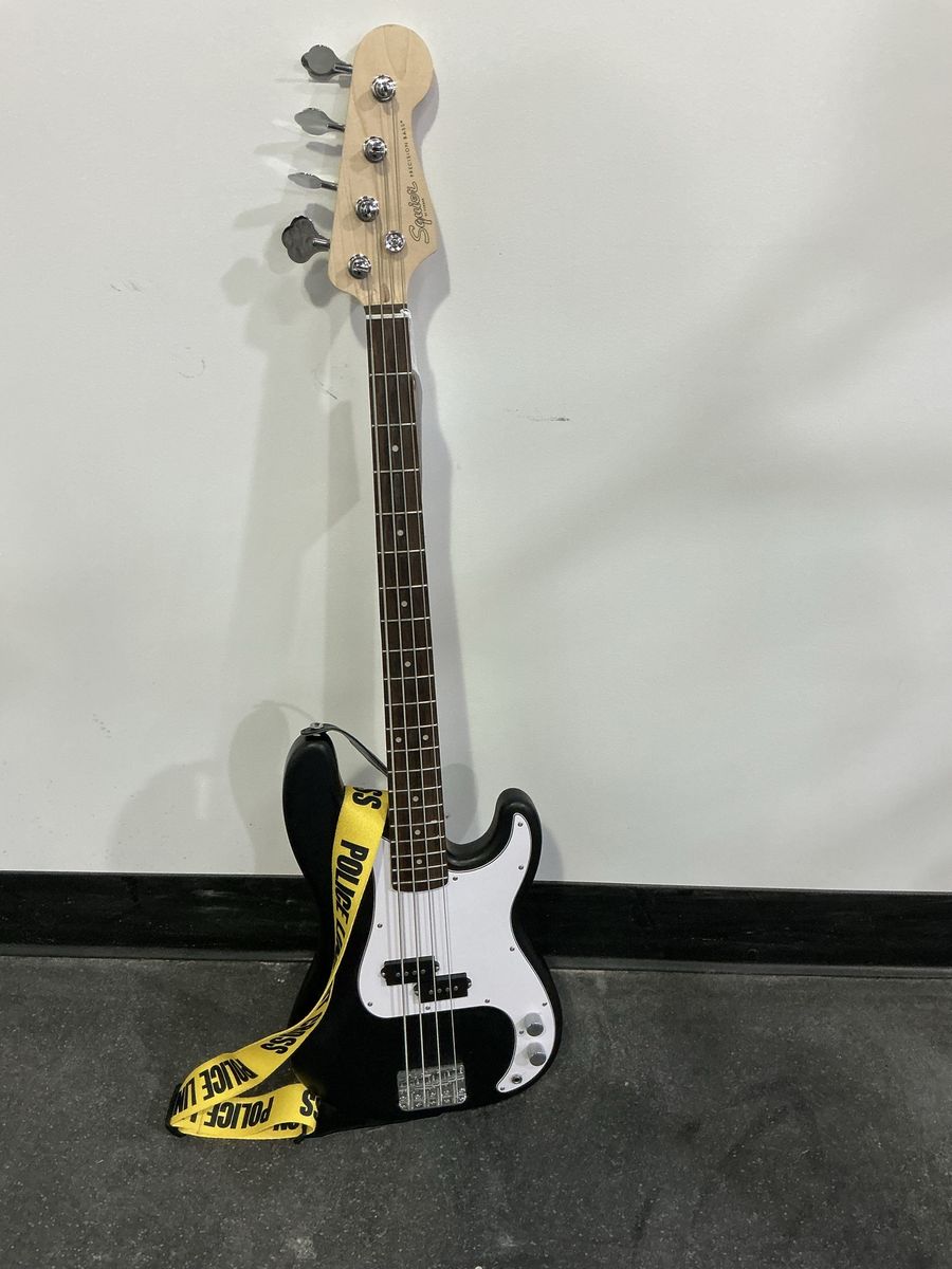 Fender bass guitar squire précis E75012641
