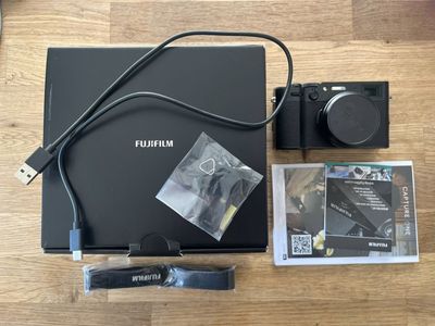 Fujifilm X100VI Camera Black 600 Shots