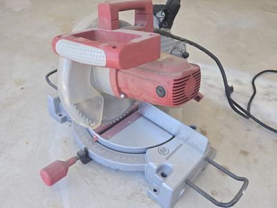 Chicago EPT 10"Compound Miter Saw