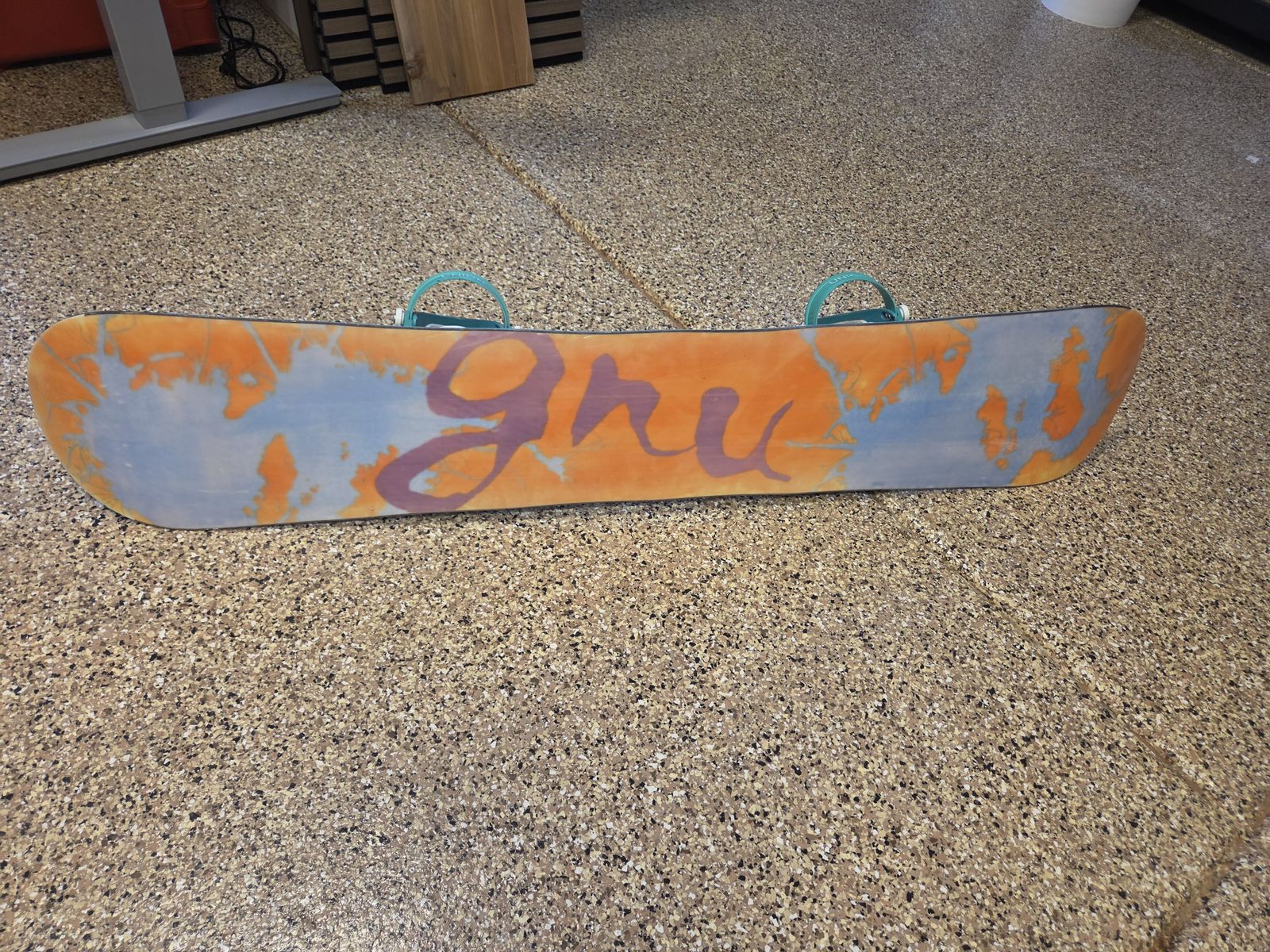 GNU girls 145 B-Nice series snowboard with bindings