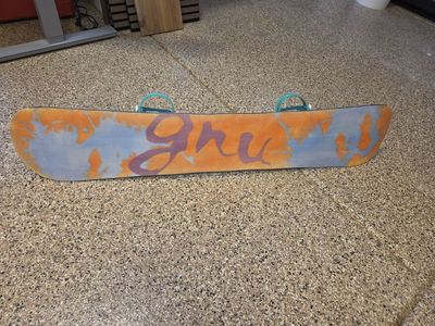 GNU girls 145 B-Nice series snowboard with bindings