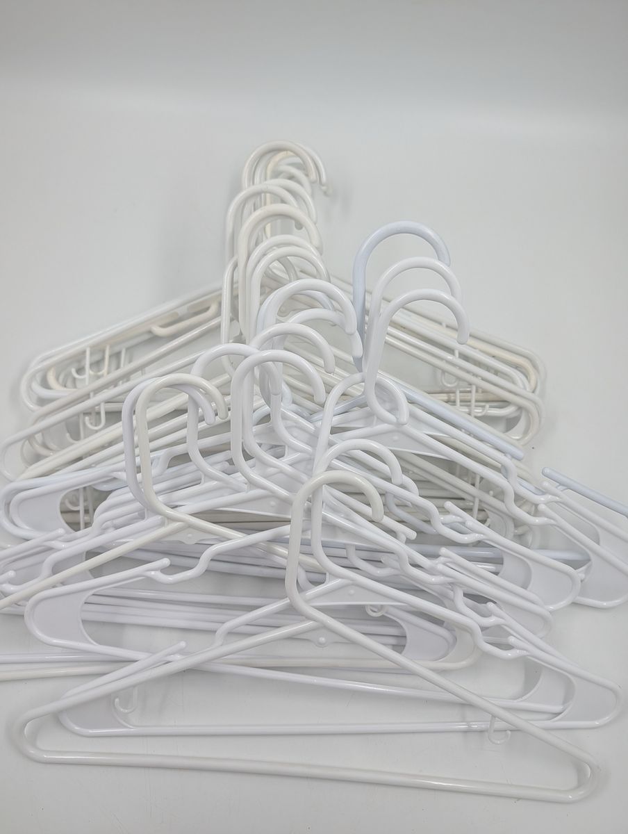 27 Pack White Plastic Clothes Hangers