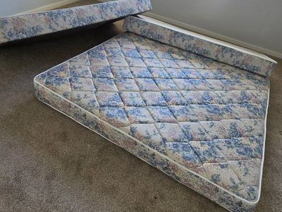 FREE KING MATRESS SET